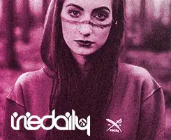 Berlín, matéčko a sunshine. Obleč si streetwear z hipsterskýho nebe.