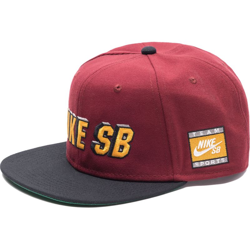 KŠILTOVKA NIKE PRO SB - vínová